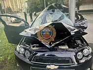 В Саратове водитель иномарки врезался в столб и попал в больницу